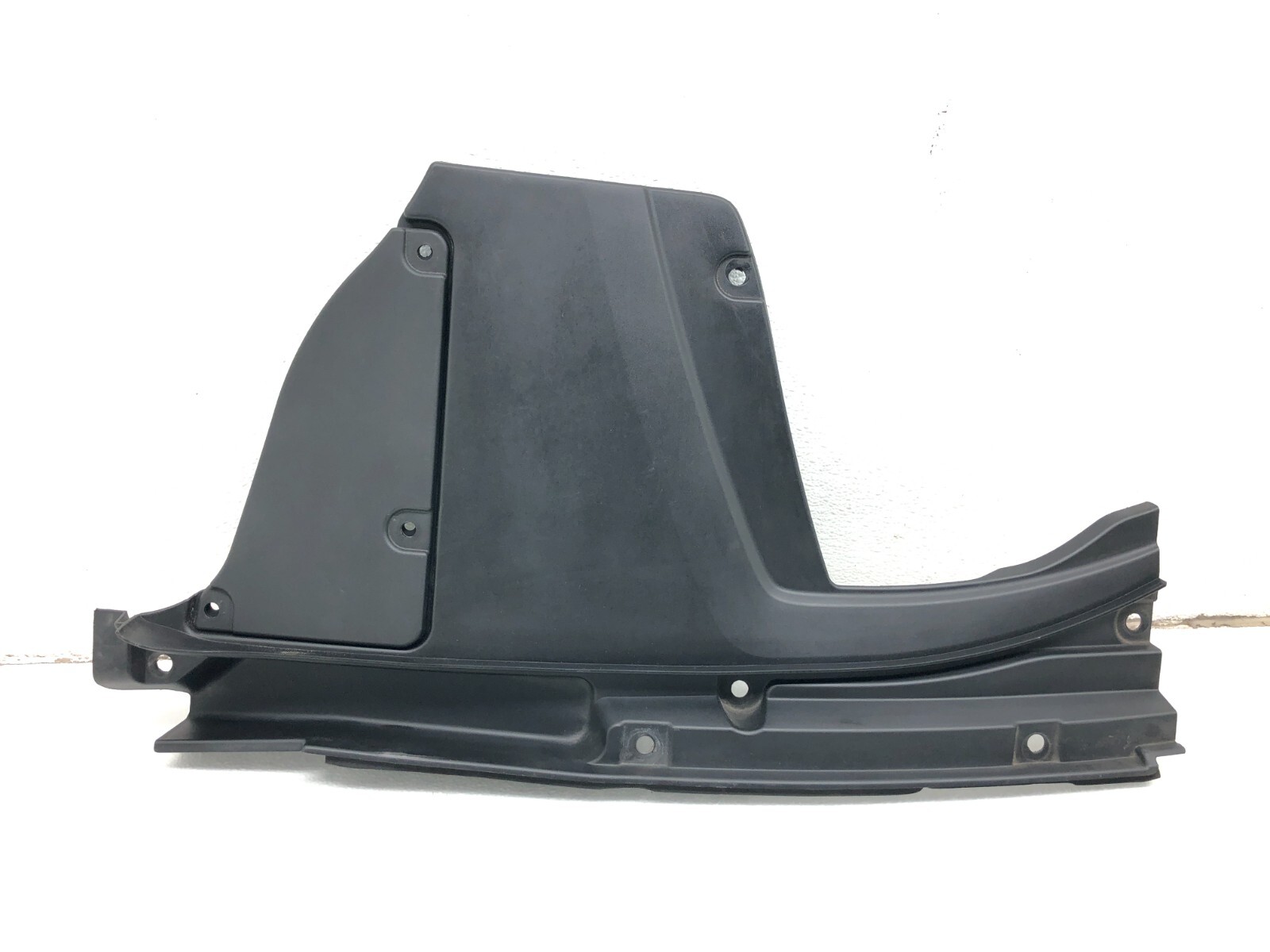 2017-2024 MASERATI LEVANTE S RIGHT PASS FRONT WINDSHIELD WIPER COWL TRIM OEM