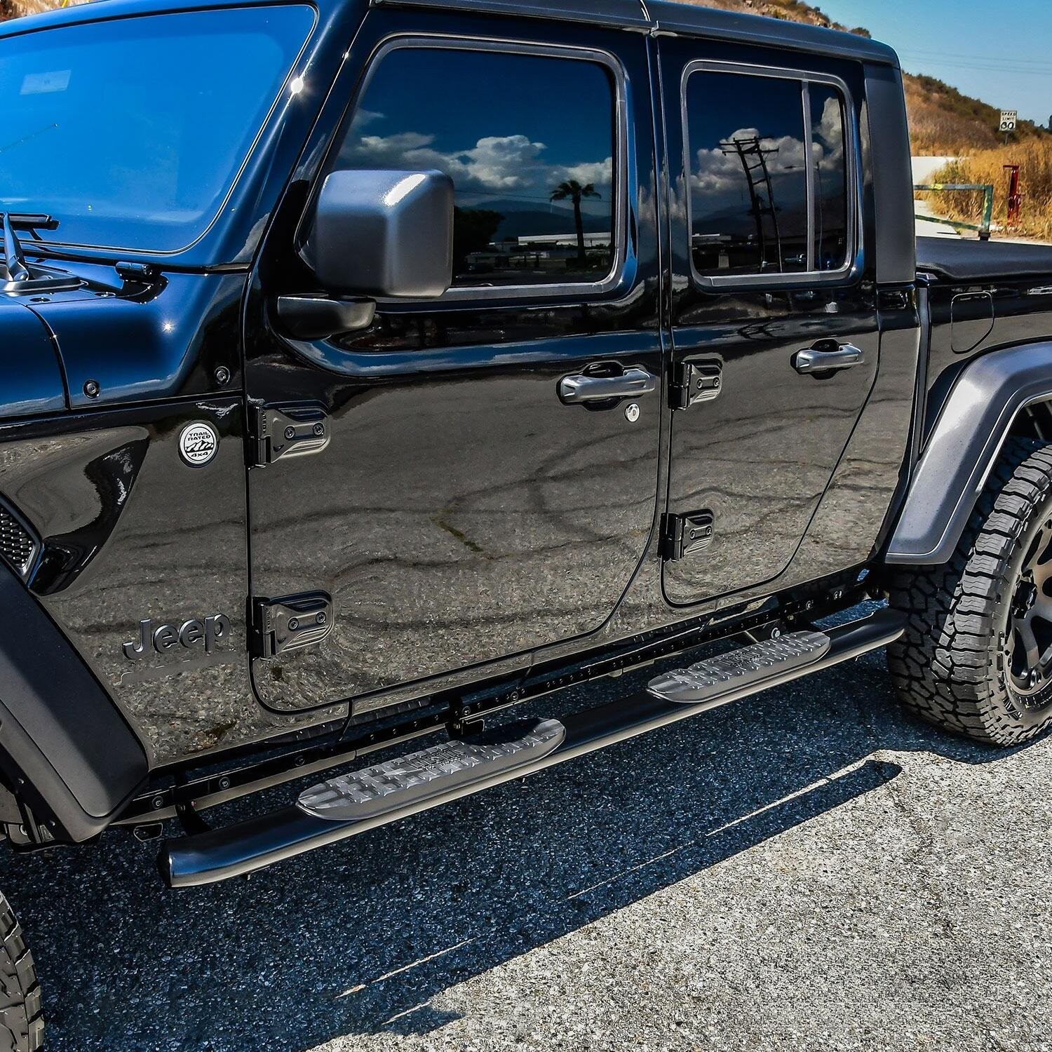 Westin Pro Traxx 4 Oval Nerf Bars for 2020 Jeep Gladiator JT Truck 4-Door