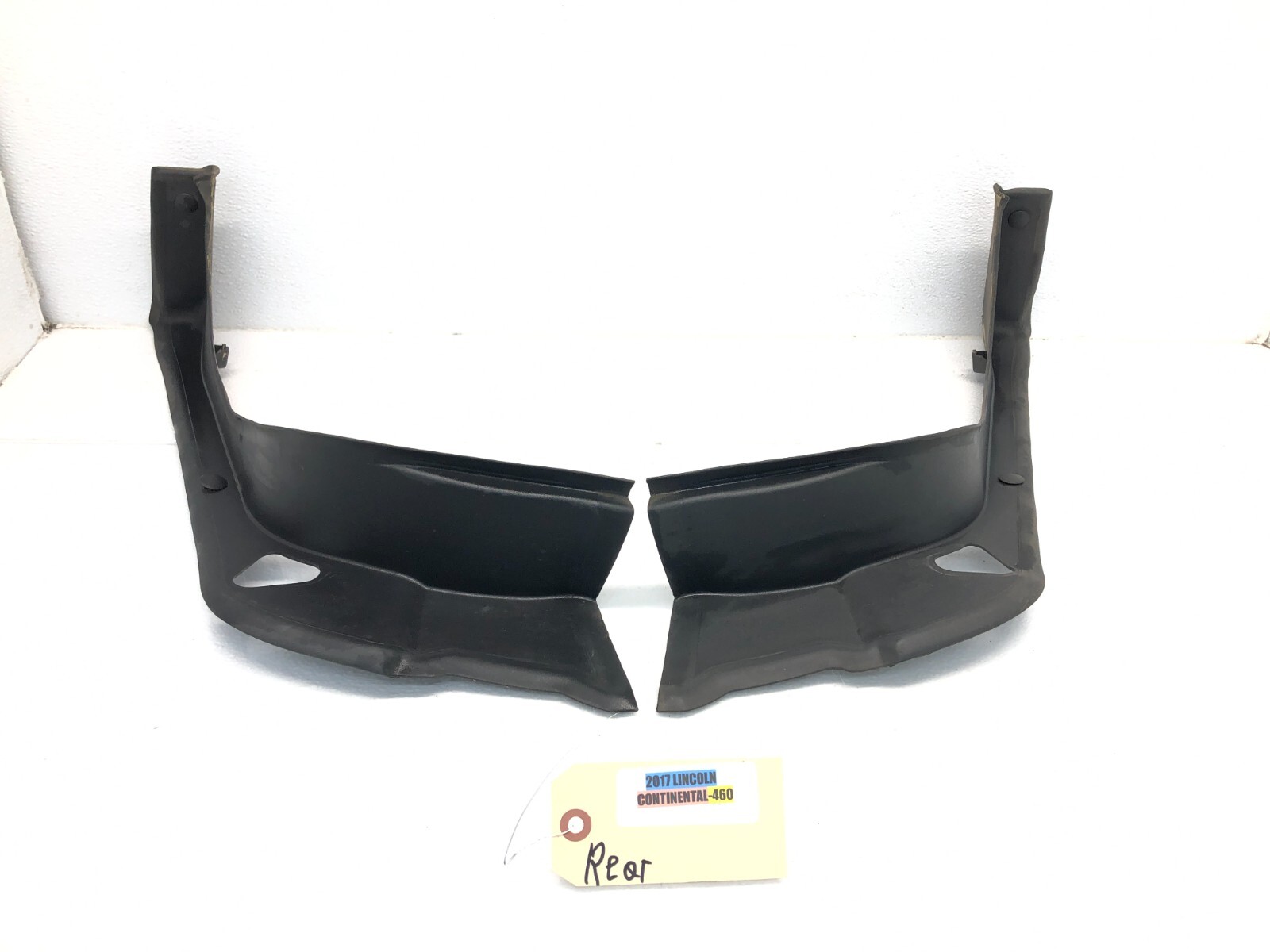 2017-2020 LINCOLN CONTINENTAL REAR TRUNK SIDE WATER GUTTER DEFLECTOR COVER TRIM