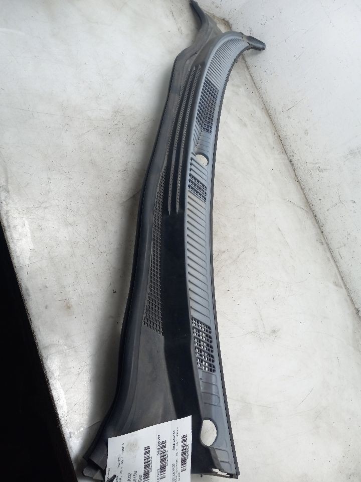 2002 LEXUS IS300 3.0L COWL VENT PANEL