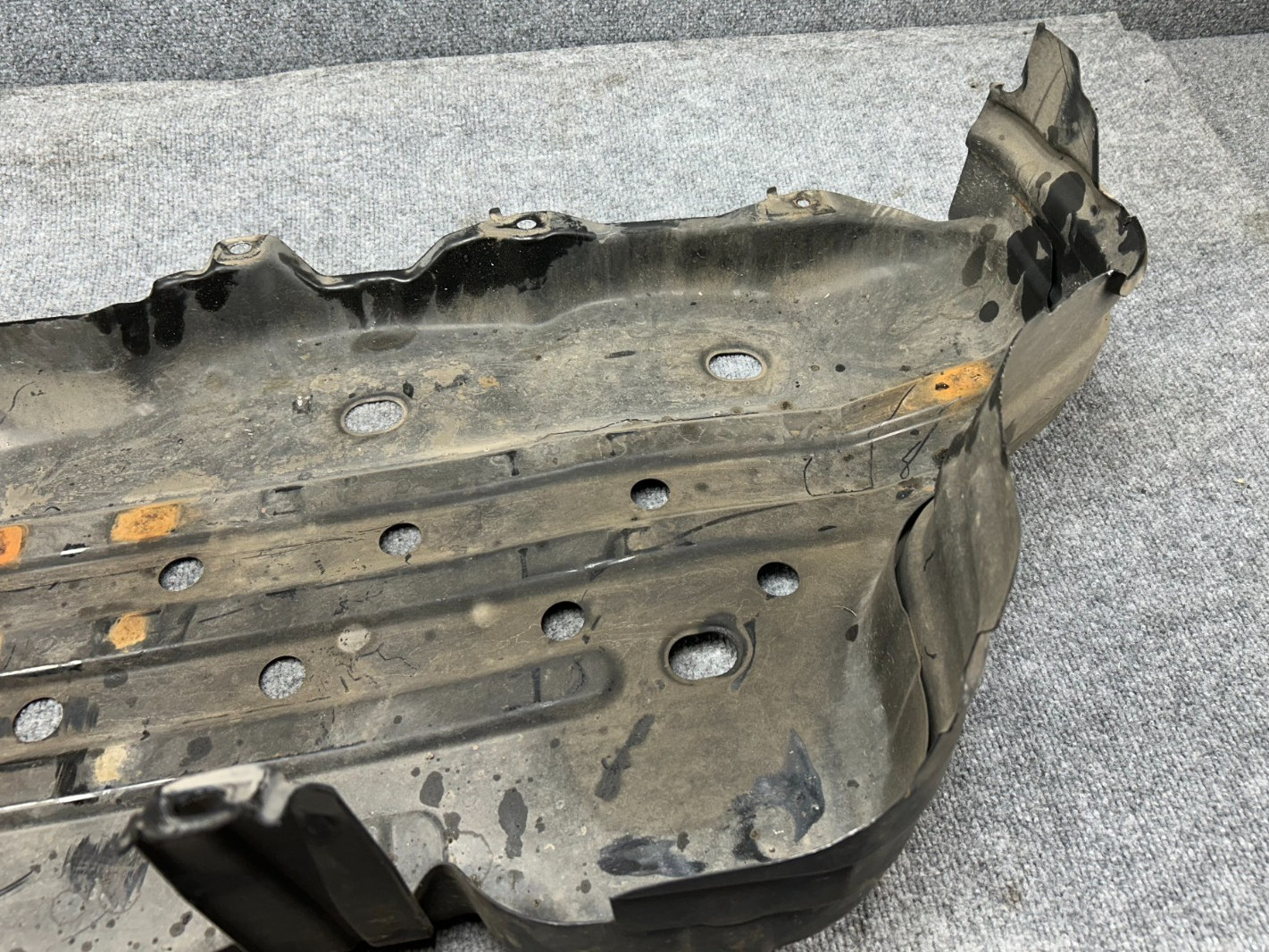 LEXUS GX470 03-09 OEM FUEL TANK LOWER SHIELD SKID PLATE COVER PANEL GUARD 216K