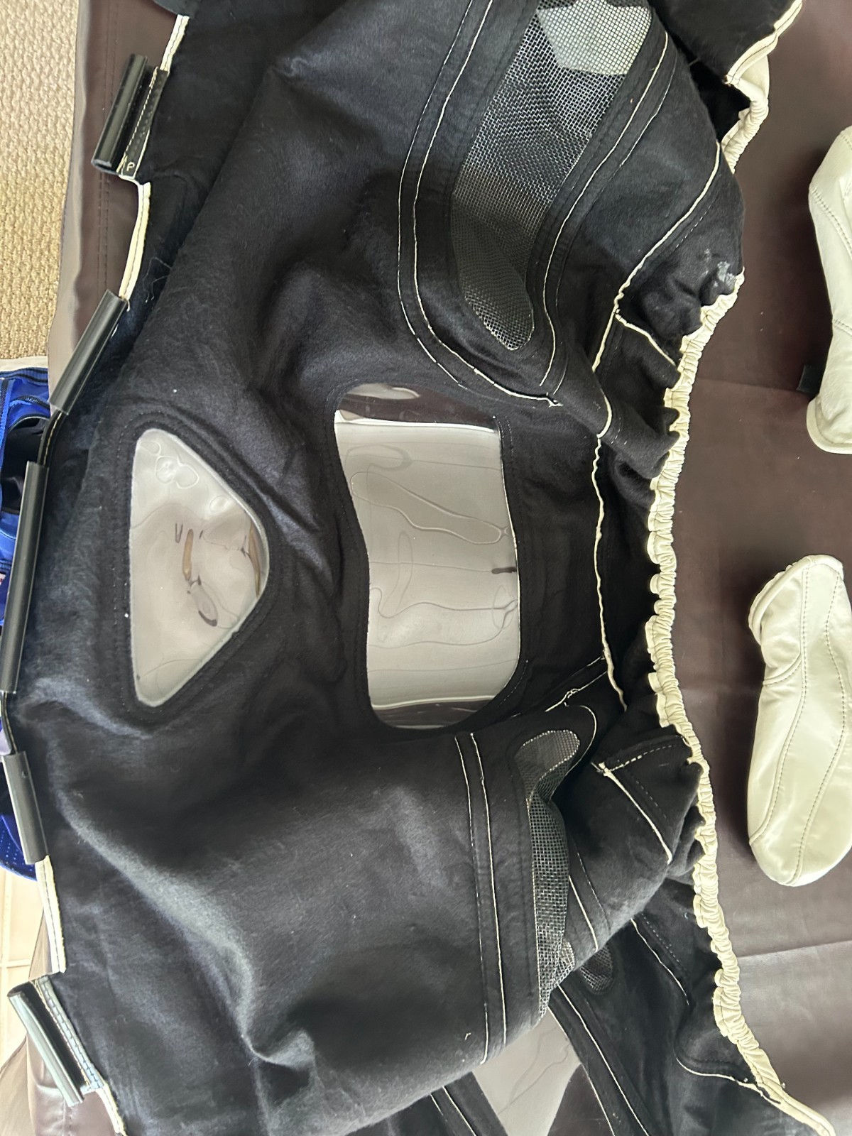 Colgan Custom C5 Corvette Bra & Mirror Covers – White Leather
