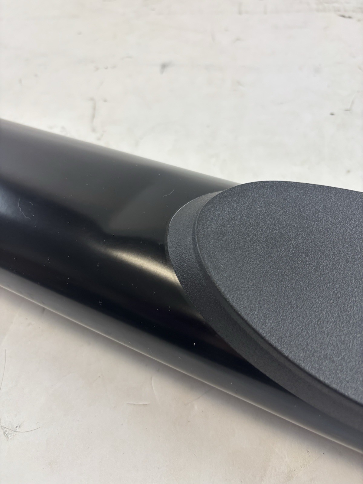 Open Box Westin 21-3565 Platinum 4 Oval Nerf Step Bars