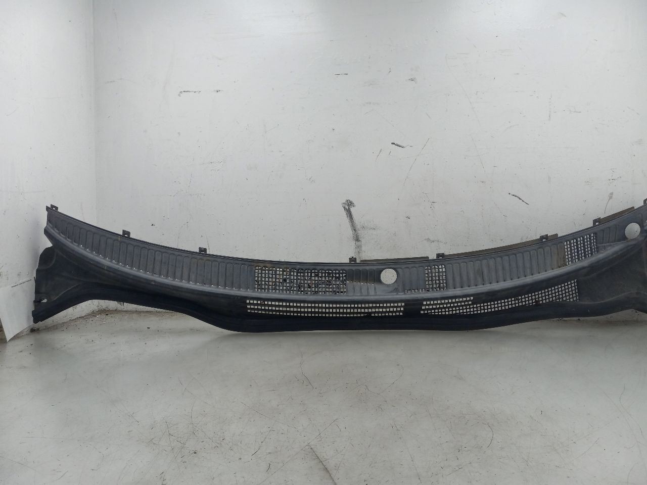 2001 LEXUS IS300 3.0L COWL VENT PANEL