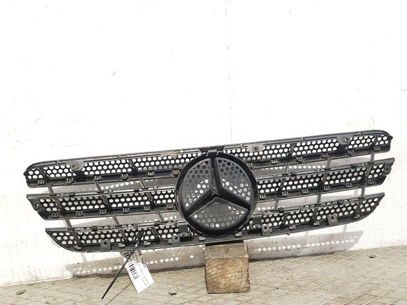 1998-2005 W163 MERCEDES M-CLASS FRONT GRILLE