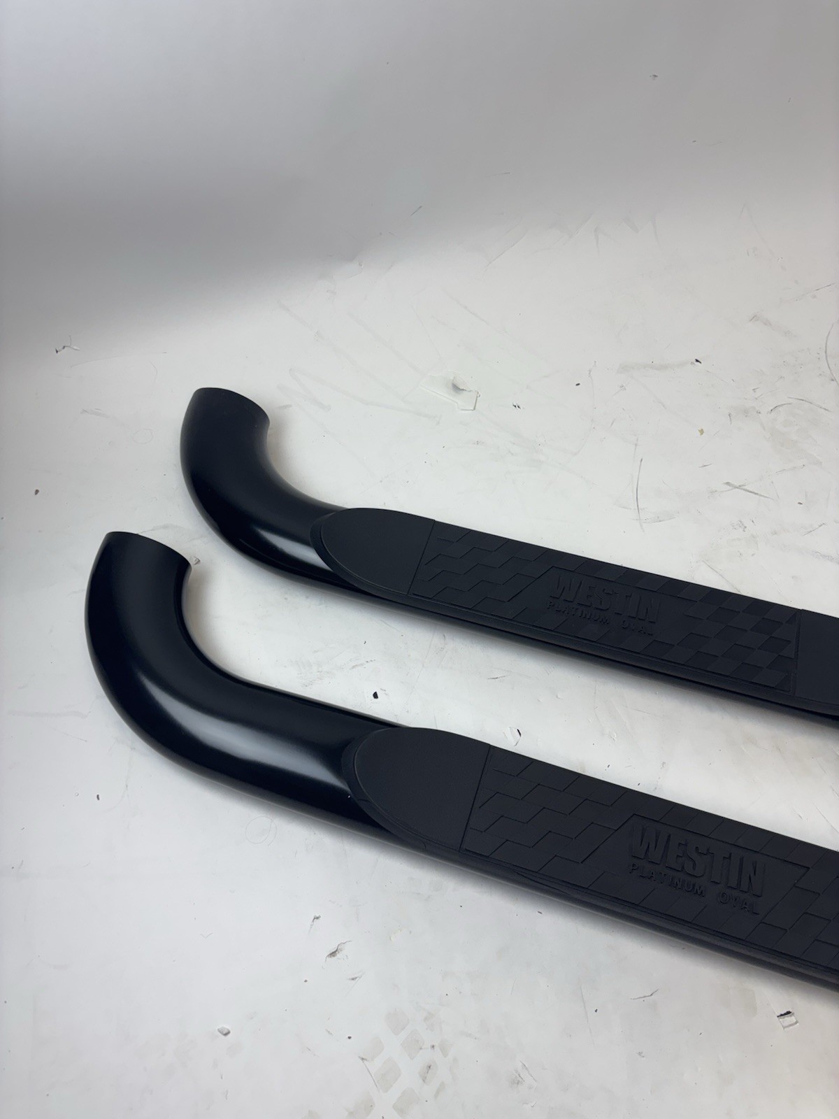 Open Box Westin 21-3565 Platinum 4 Oval Nerf Step Bars