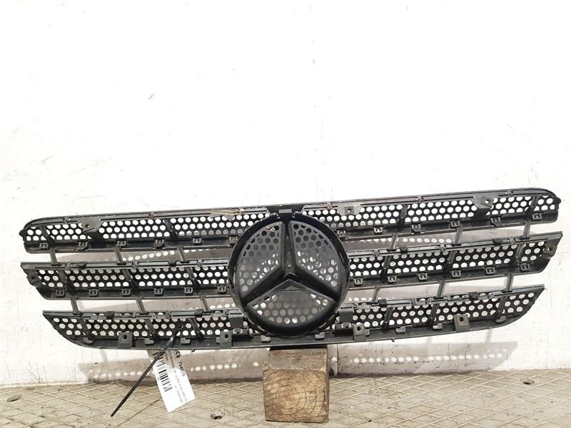1998-2005 W163 MERCEDES M-CLASS FRONT GRILLE