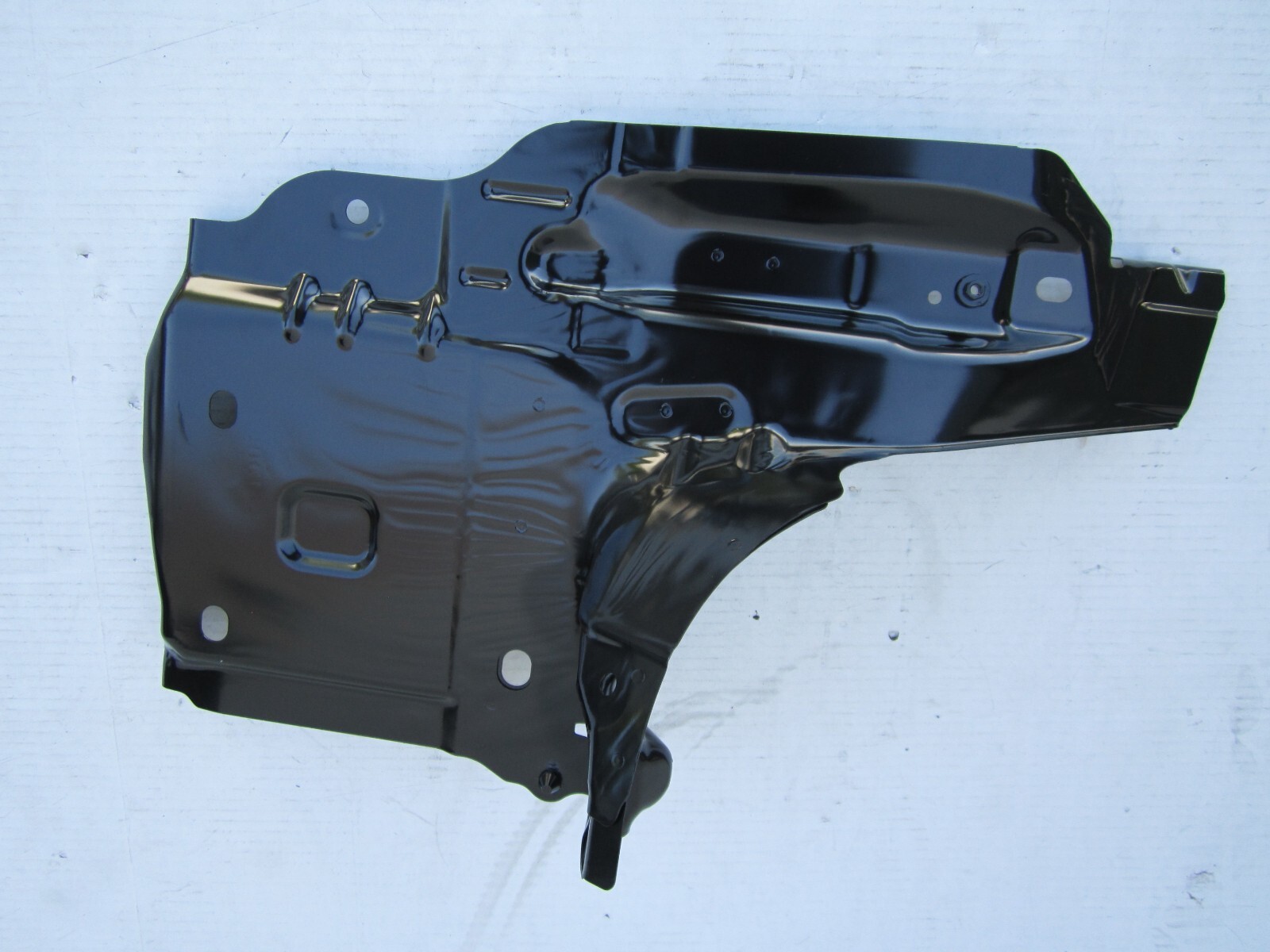 rg40720 Tesla Model Y 2020 2021 2022 2023 Rear LH Left Side Body Shell Panel OEM