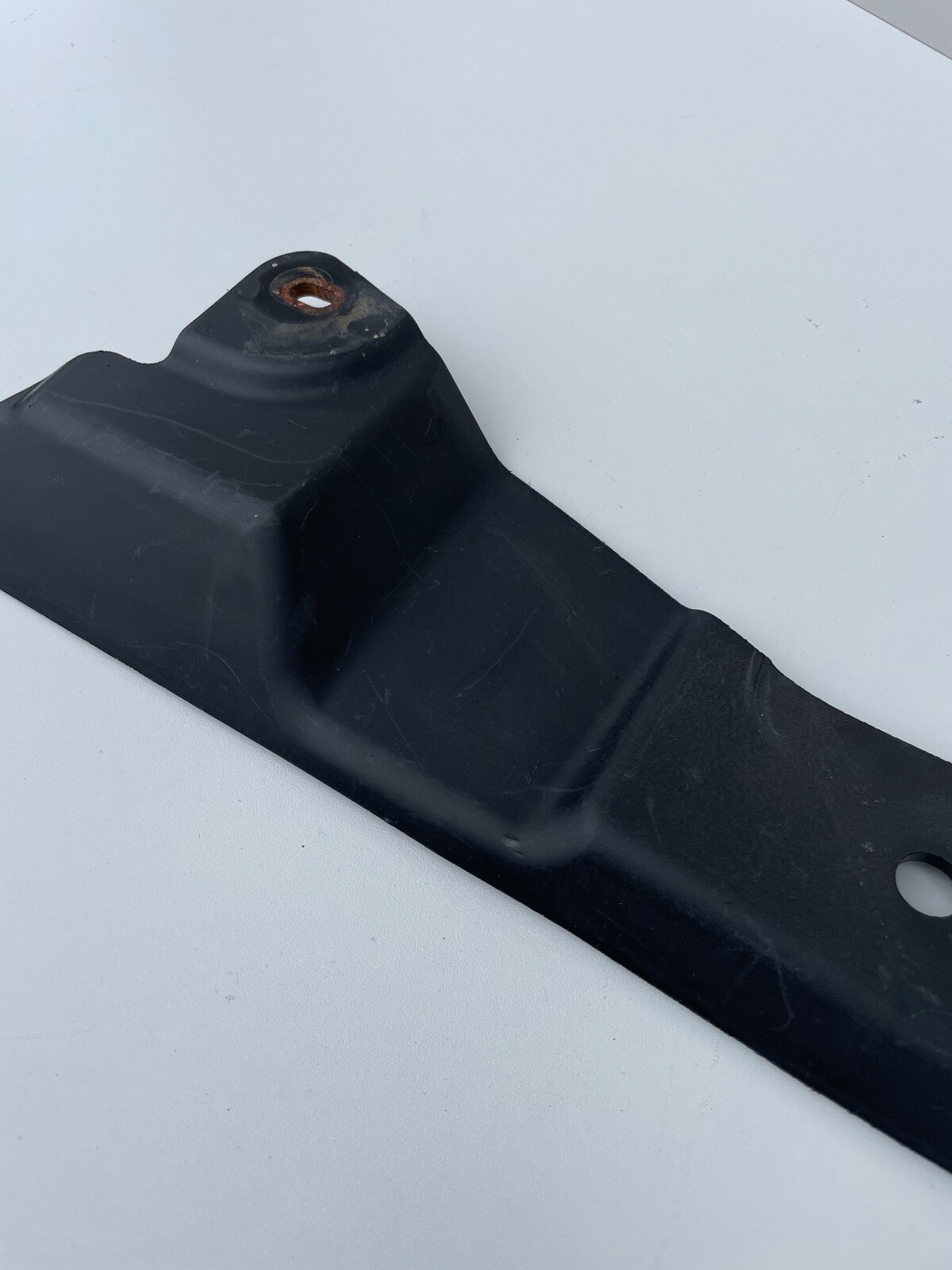 FORD MUSTANG VI FUEL TANK BOTTOM PROTECTION 2015-19 FR3C-9N226-AB