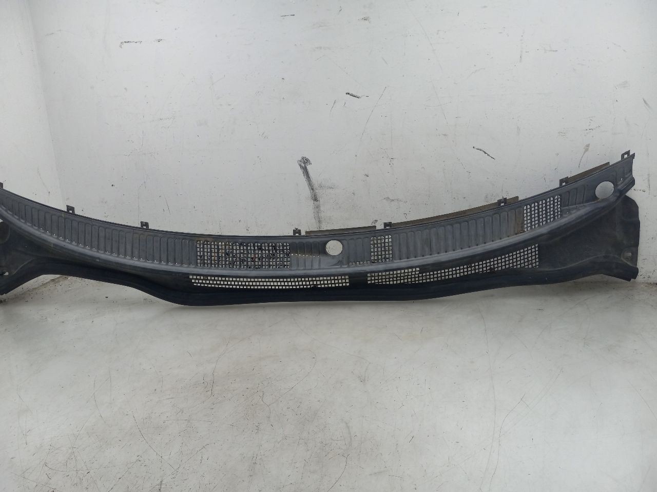2001 LEXUS IS300 3.0L COWL VENT PANEL