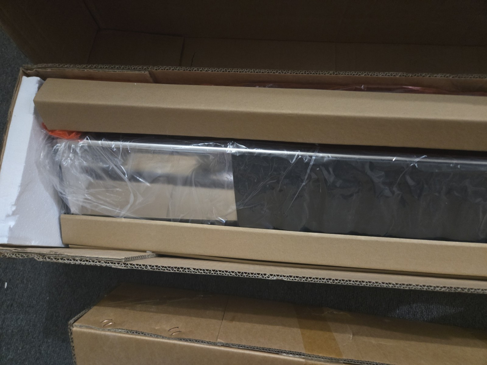 Westin Nerf Step Bar -Chevy Silverado & GMC Sierra – READ DESCRIPTION – Open Box