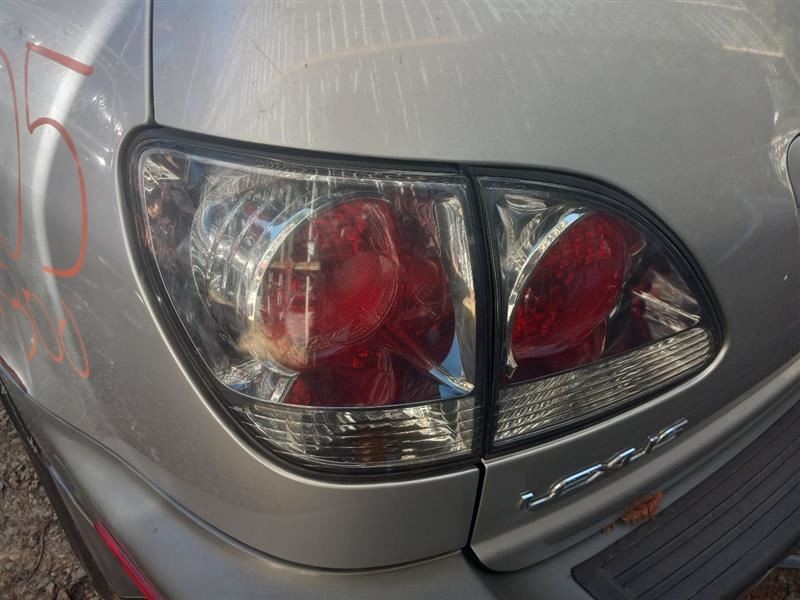 2001 LEXUS RX300 3.0L COWL VENT COVER