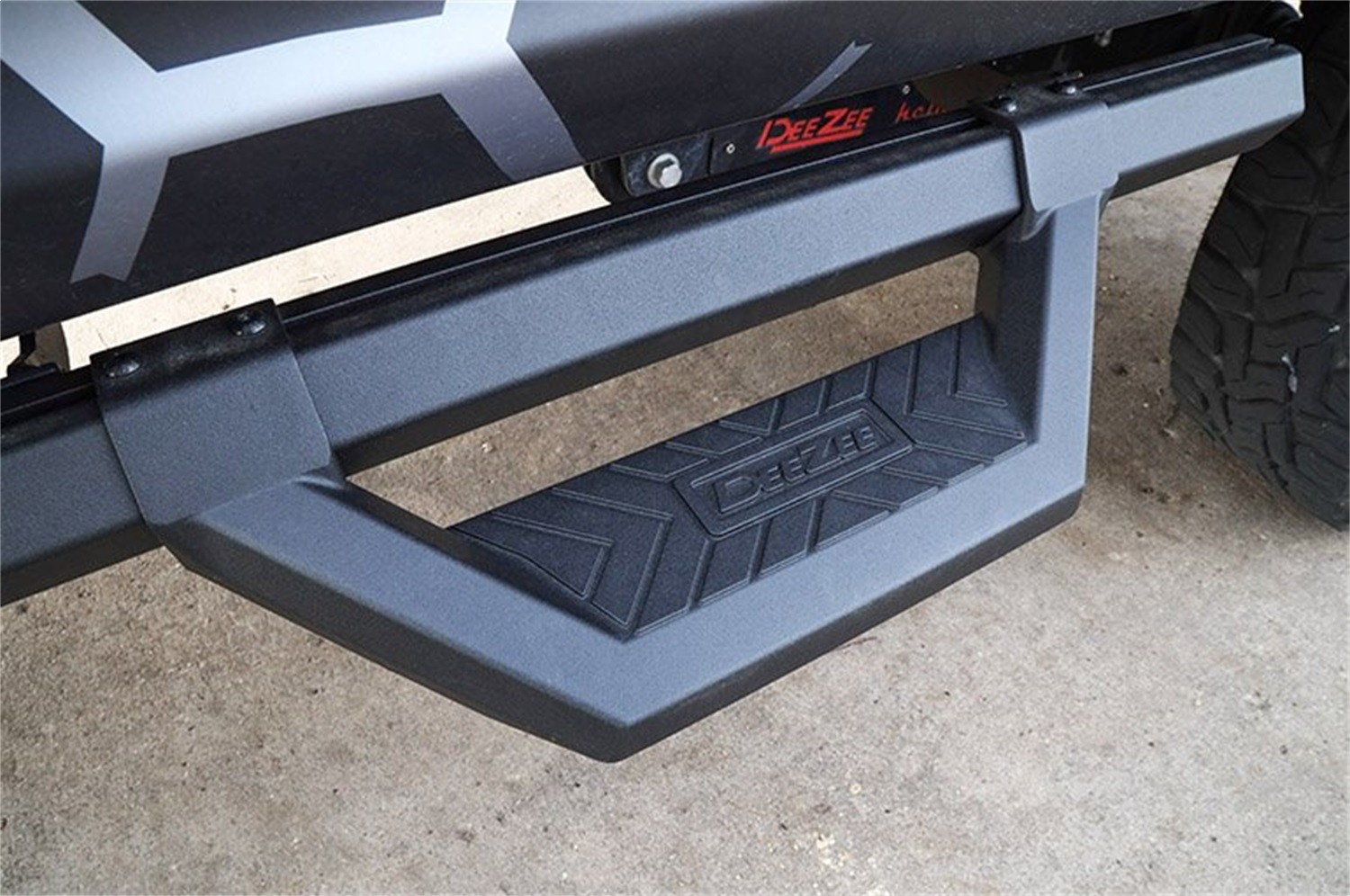 Dee Zee DZ66321CTB Black Hex Cast Side Step Crew Cab Chevy/Ford/GMC/Ram/Toyota