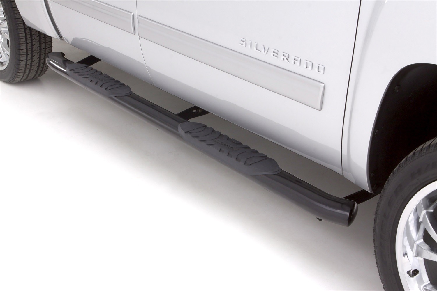 Lund 23891007 5 Inch Oval Curved Nerf Step Bars Black