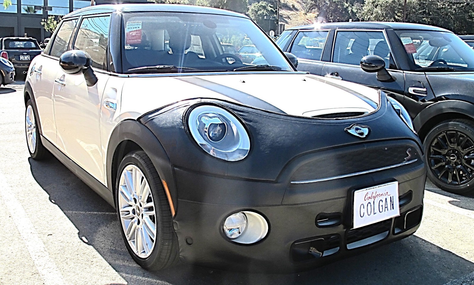 Colgan Front End Mask Bra 2pc.Fits 16-21 Mini Cooper S 2&4 D,Conv.Hatch W/O Lice