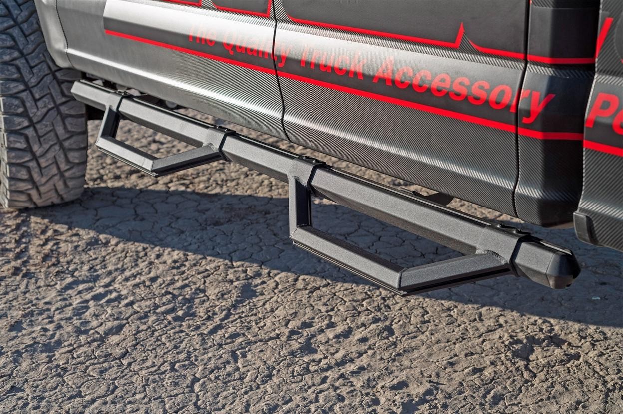 Dee Zee Step Nerf Bar – +HEX SERIES/TXT BLACK SIDE STEP REGCAB (BRACKETS SOLD SE