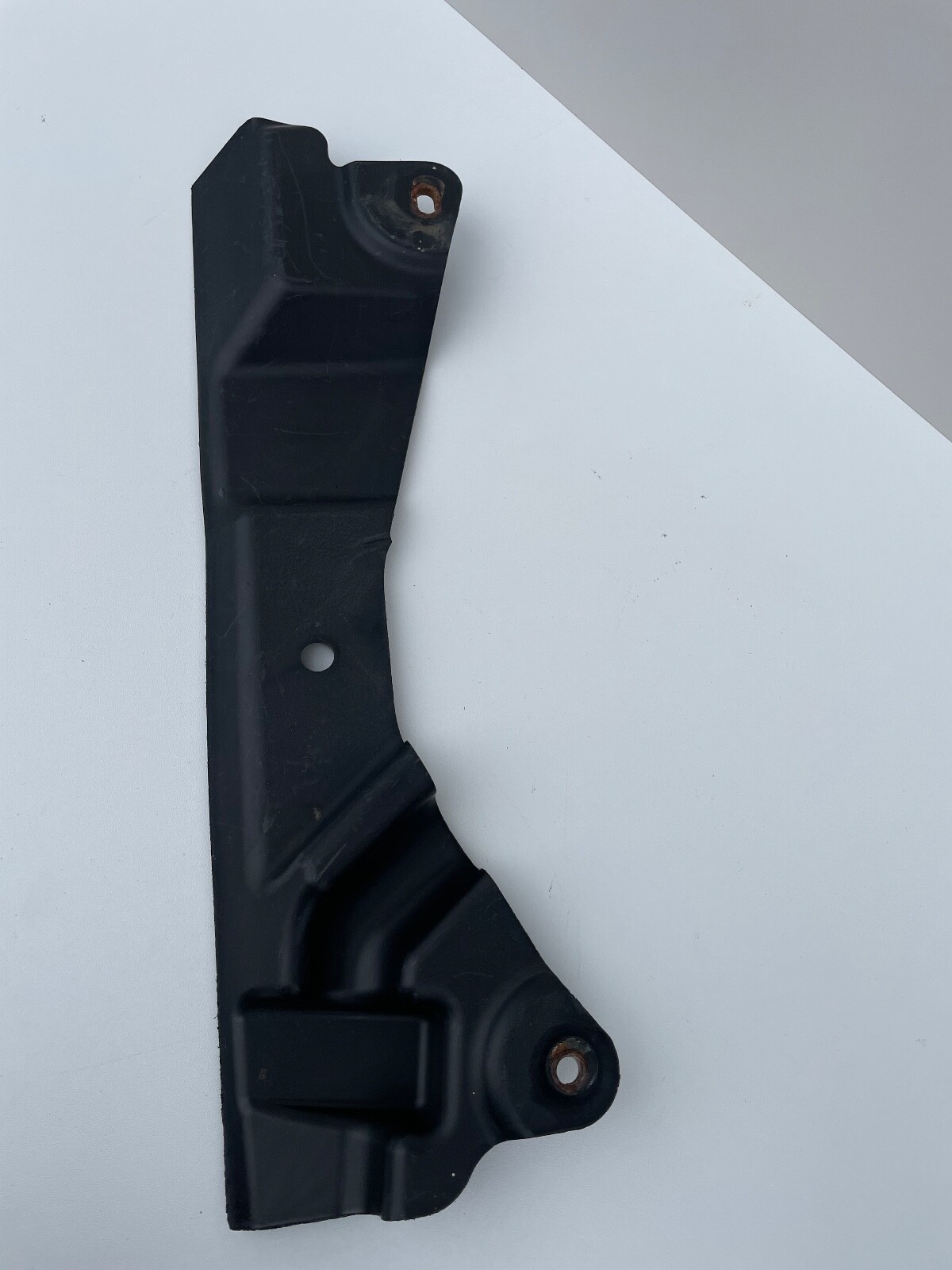 FORD MUSTANG VI FUEL TANK BOTTOM PROTECTION 2015-19 FR3C-9N226-AB