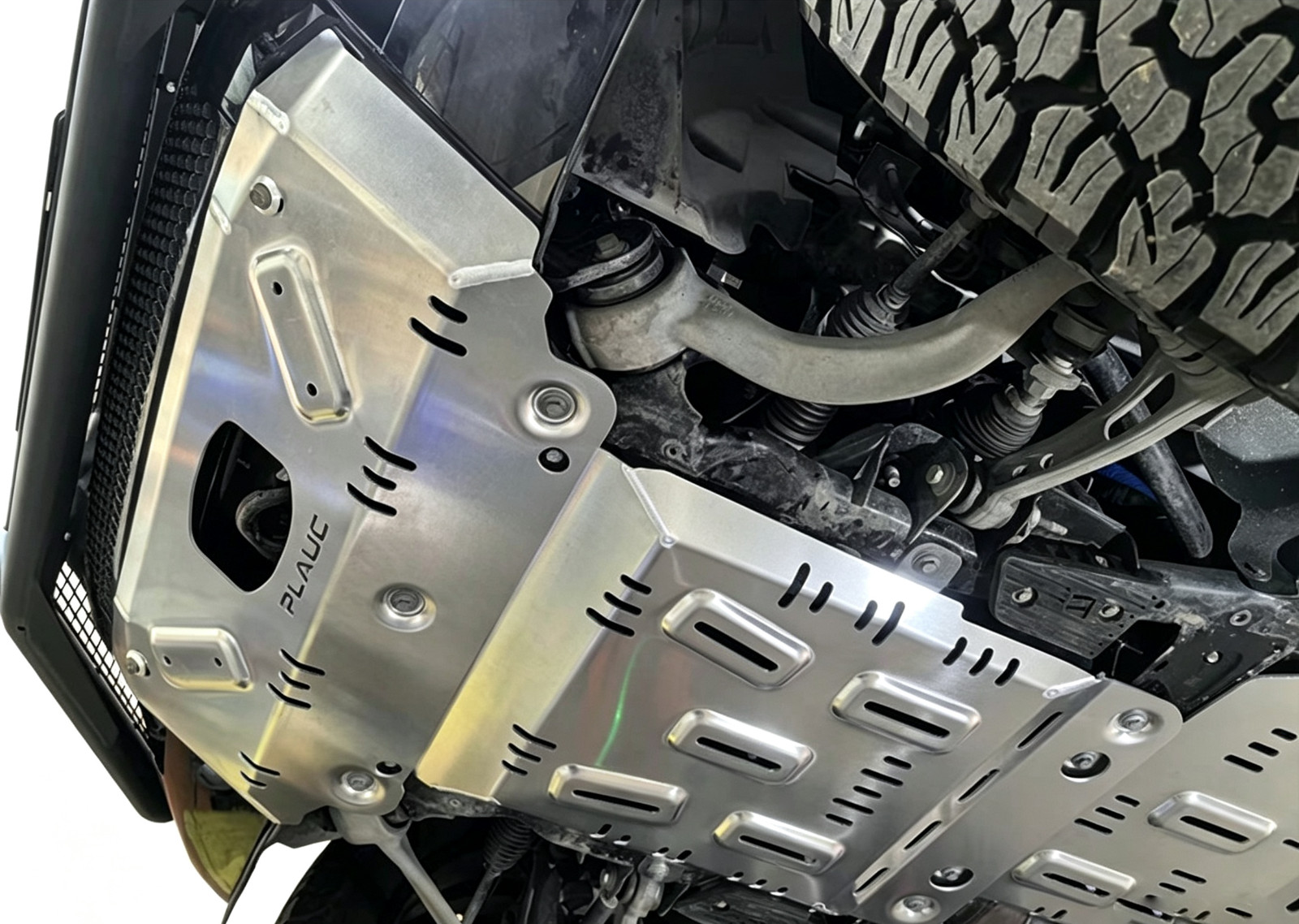 Aluminum Skid Plate For 2020-2024 Land Rover Defender 110 3.0L Underbody Armor