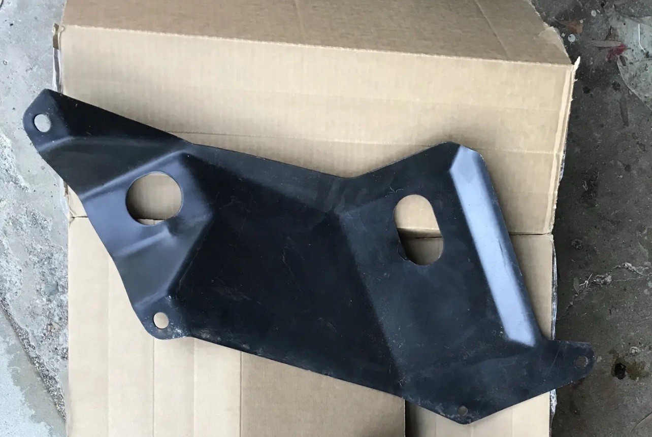 99-01 ISUZU TROOPER VEHICROSS BOTTOM LOWER SKID PLATE SHIELD Genuine