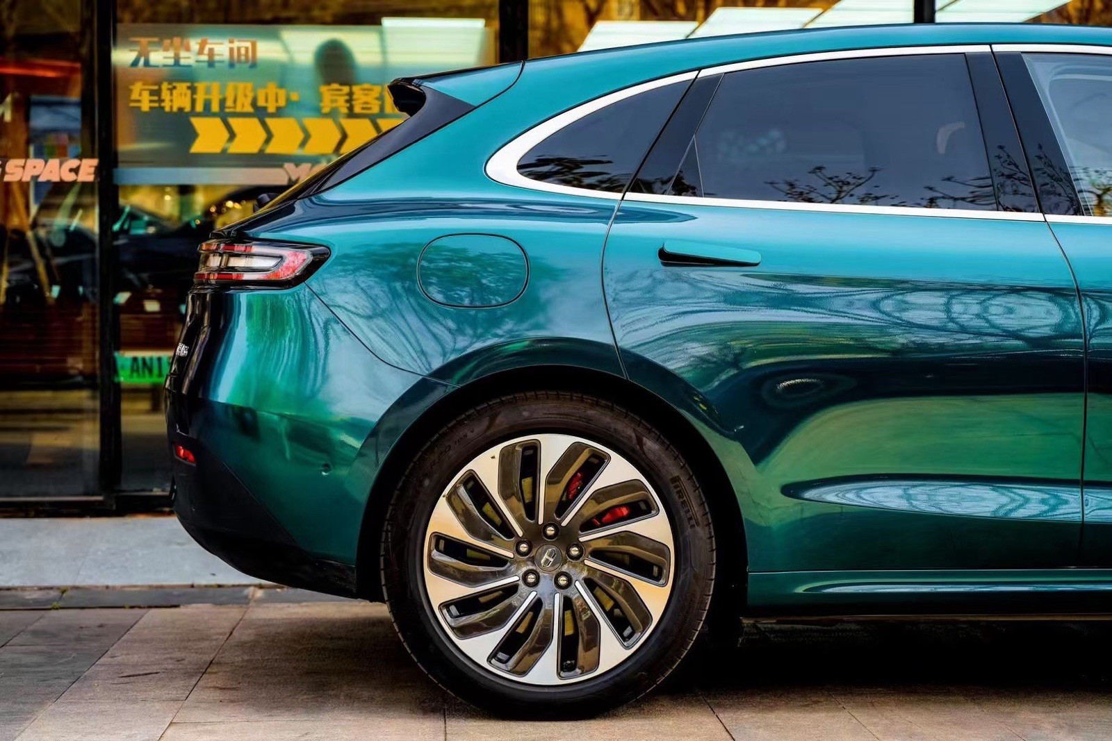 SHADOW GREEN 7.5MIL TPU PAINT PROTECTION FILM, 1.52*15M , 10 YEARS .