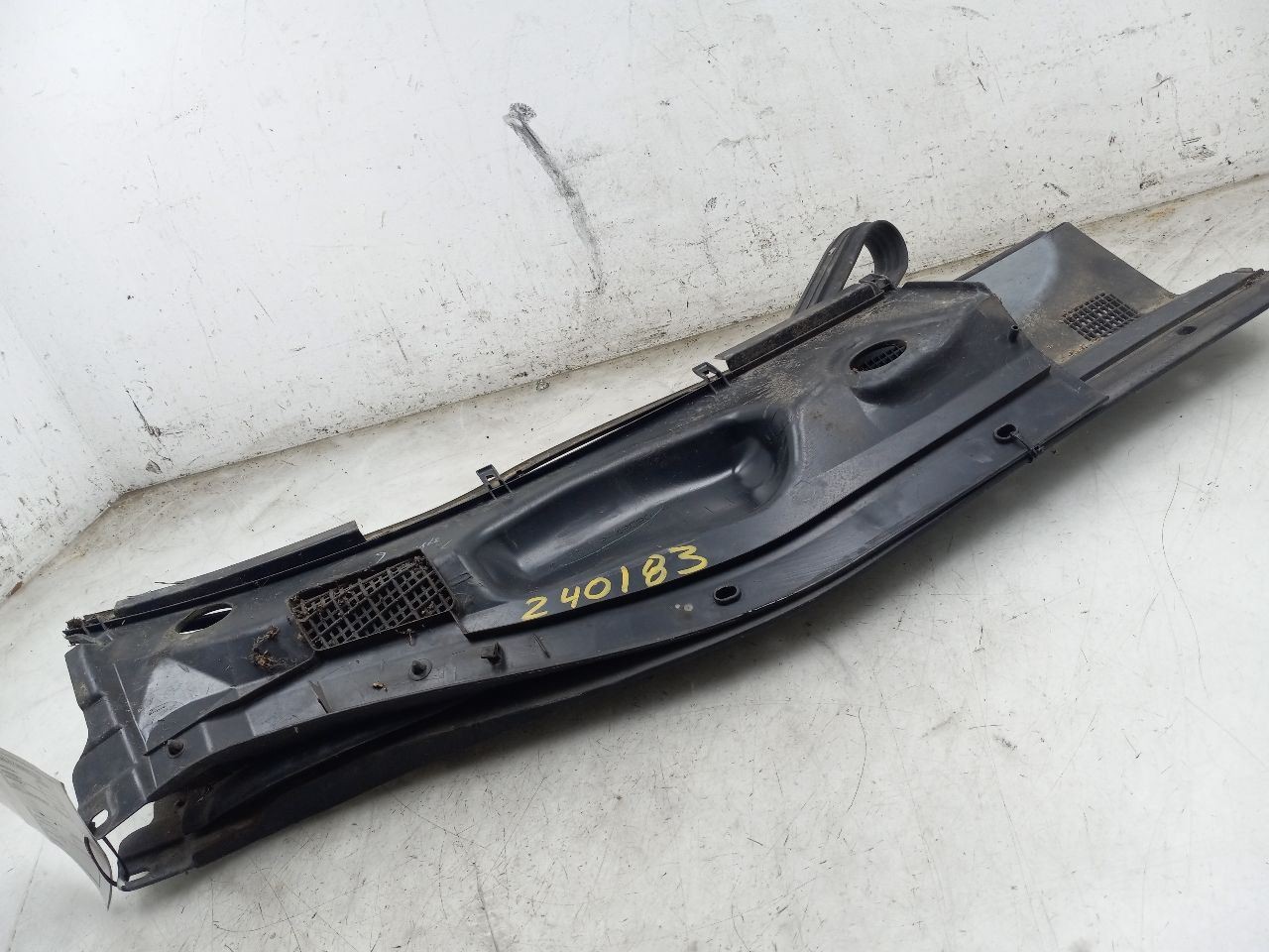 1999 LEXUS RX300 3.0L COWL VENT PANEL