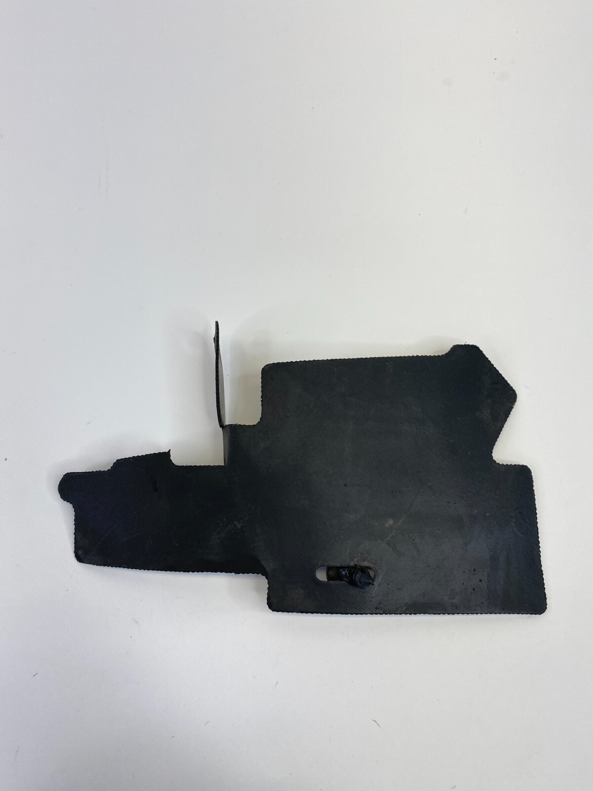 2013-2016 FORD ESCAPE FRONT RIGHT PASSENGER SIDE AIR SHIELD DEFLECTOR TRIM