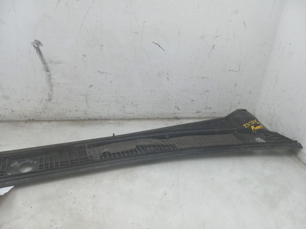 2001 TOYOTA SEQUOIA SR5 COWL VENT COVER