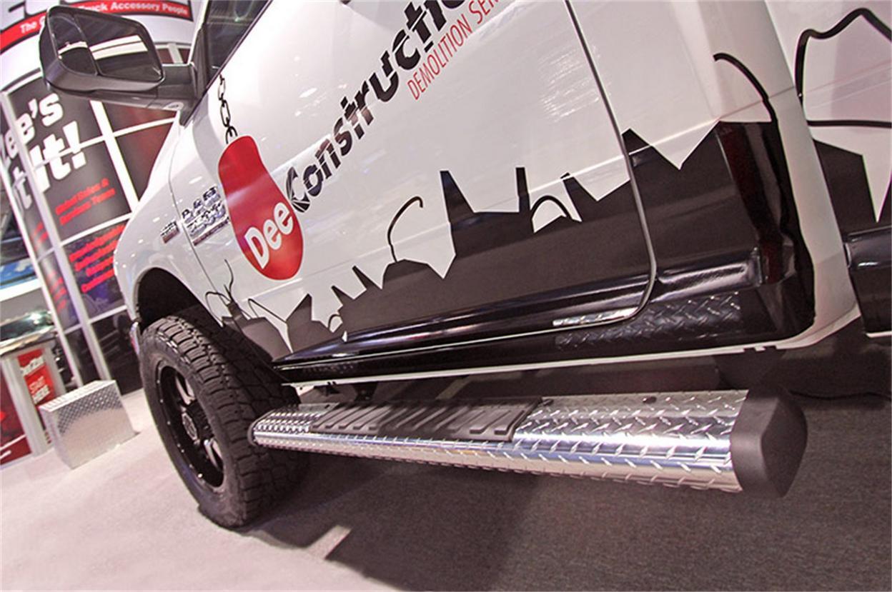 Dee Zee Black-Tread Aluminum Side Step 6 in. Oval Cab Length +BT/NB/OVAL6 BRITE