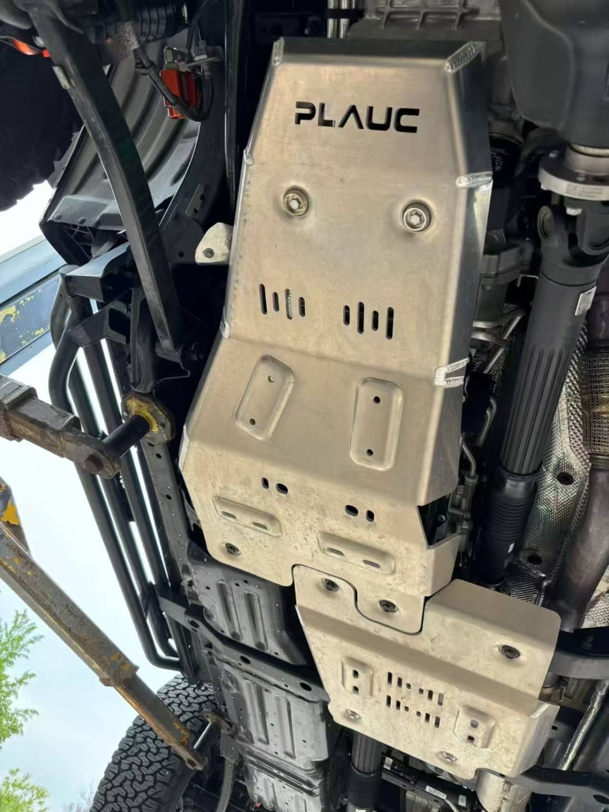Steel Skid Plate For 2020-2026 Land Rover Defender 90 2.0L 3.0L 4WD Underbody