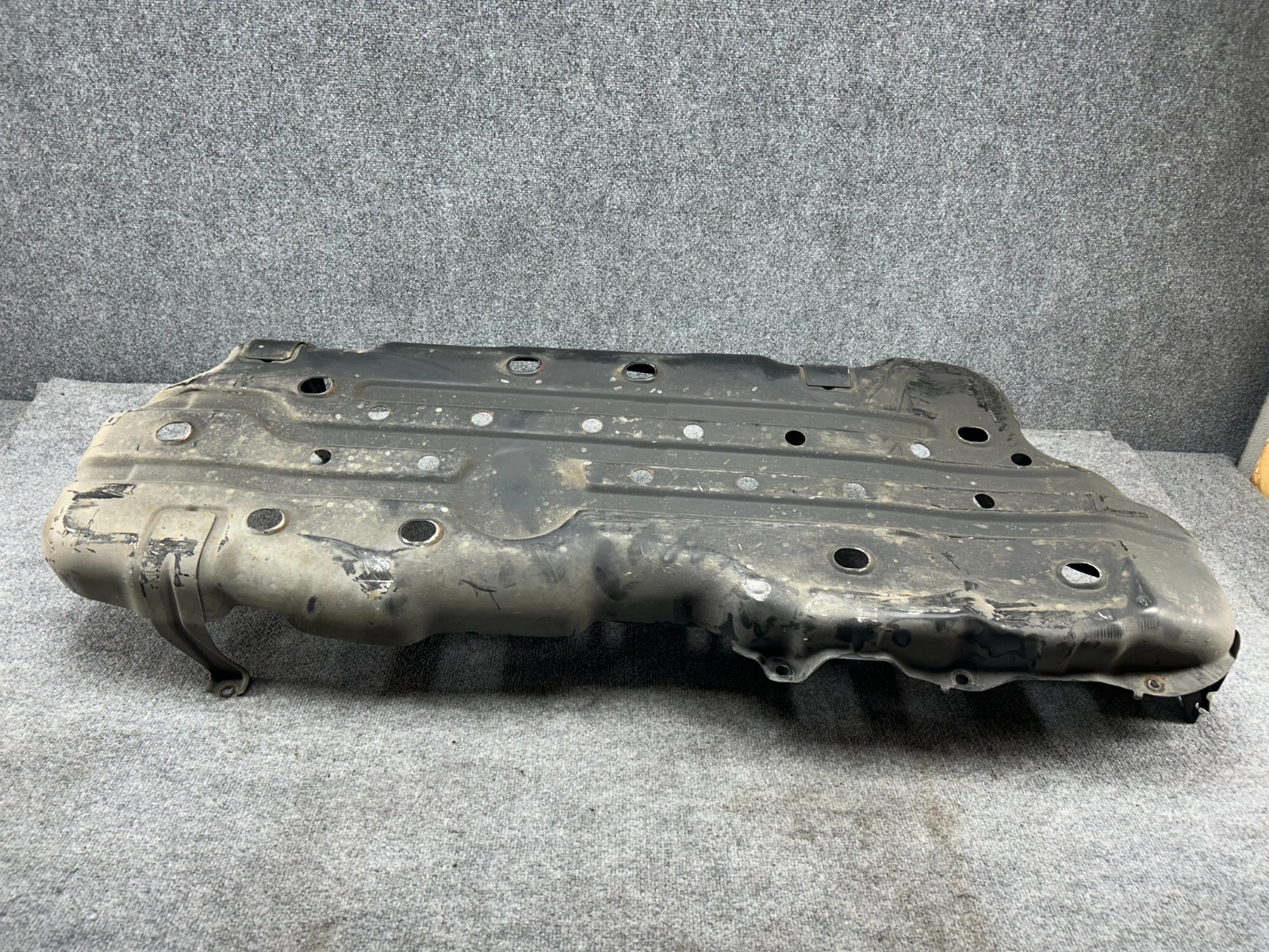 LEXUS GX470 03-09 OEM FUEL TANK LOWER SHIELD SKID PLATE COVER PANEL GUARD 216K